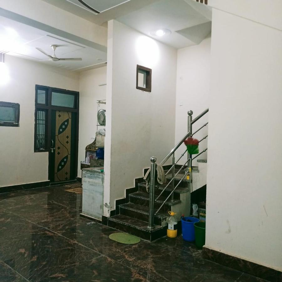 Radha Bhavan Vrindavan Exterior photo
